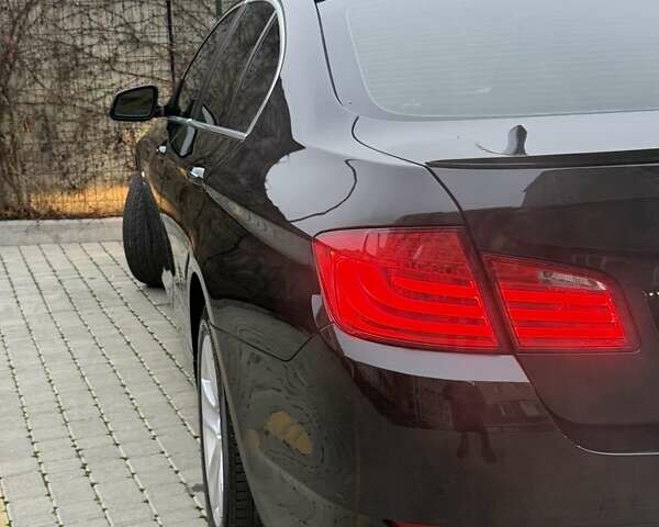 Чорний БМВ 5 Серія, об'ємом двигуна 2 л та пробігом 298 тис. км за 11800 $, фото 30 на Automoto.ua