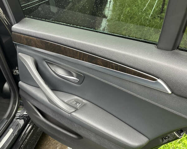 Чорний БМВ 5 Серія, об'ємом двигуна 3 л та пробігом 225 тис. км за 14200 $, фото 4 на Automoto.ua