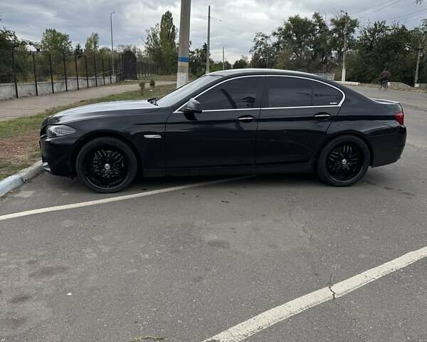 Черный БМВ 5 Серия, объемом двигателя 2.99 л и пробегом 237 тыс. км за 16000 $, фото 1 на Automoto.ua