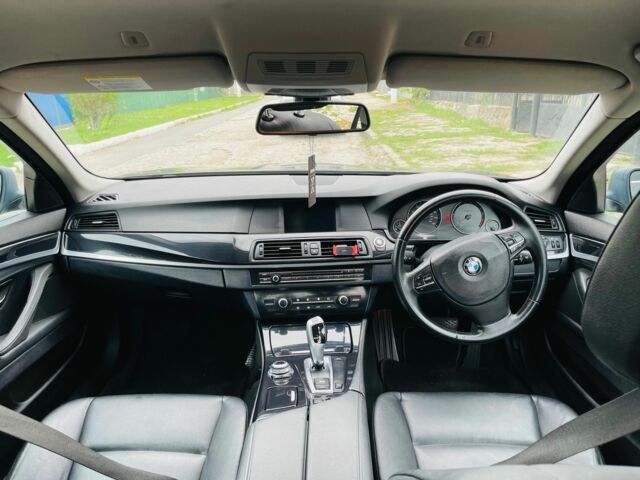 Чорний БМВ 5 Серія, об'ємом двигуна 2 л та пробігом 240 тис. км за 6398 $, фото 3 на Automoto.ua