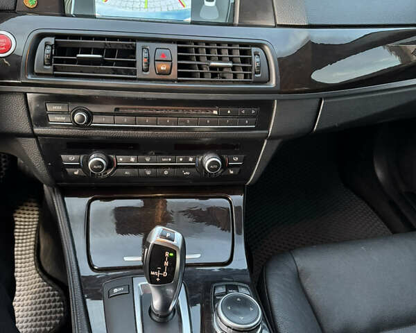 Чорний БМВ 5 Серія, об'ємом двигуна 2.98 л та пробігом 248 тис. км за 12700 $, фото 12 на Automoto.ua