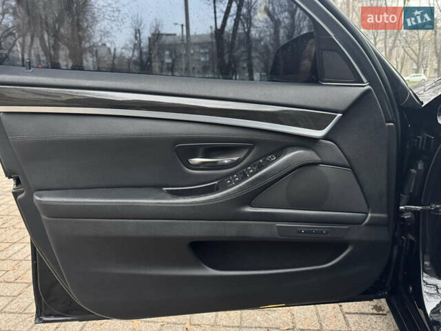 Черный БМВ 5 Серия, объемом двигателя 3 л и пробегом 215 тыс. км за 13400 $, фото 10 на Automoto.ua