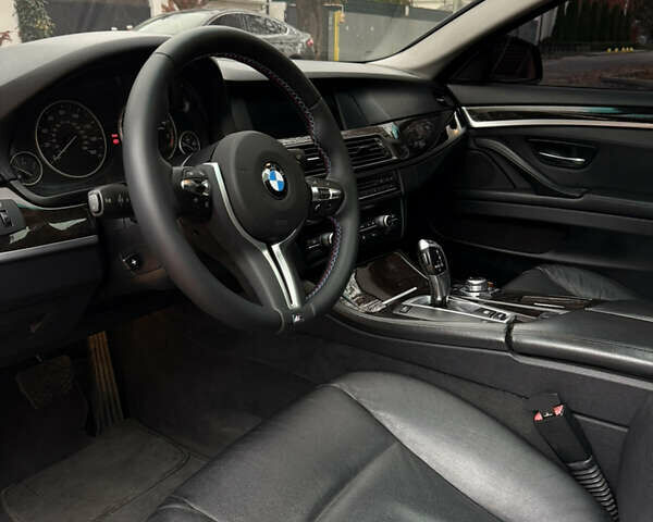 Черный БМВ 5 Серия, объемом двигателя 3 л и пробегом 217 тыс. км за 12300 $, фото 3 на Automoto.ua