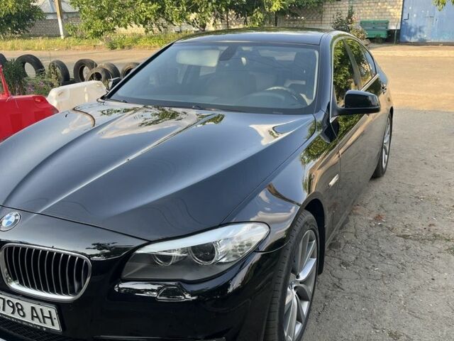 Чорний БМВ 5 Серія, об'ємом двигуна 3 л та пробігом 262 тис. км за 12700 $, фото 4 на Automoto.ua