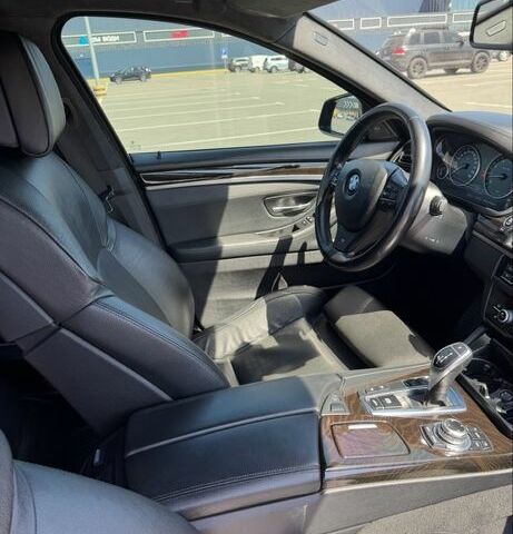 Черный БМВ 5 Серия, объемом двигателя 3 л и пробегом 235 тыс. км за 17500 $, фото 7 на Automoto.ua