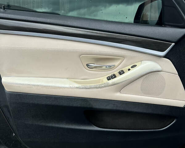 Черный БМВ 5 Серия, объемом двигателя 2.99 л и пробегом 392 тыс. км за 16000 $, фото 18 на Automoto.ua