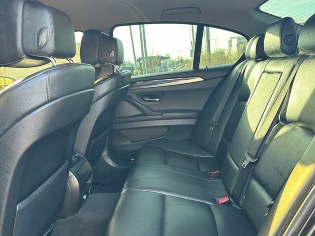 Чорний БМВ 5 Серія, об'ємом двигуна 2 л та пробігом 298 тис. км за 12999 $, фото 5 на Automoto.ua