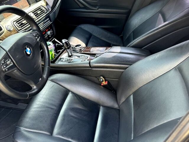 Черный БМВ 5 Серия, объемом двигателя 3 л и пробегом 281 тыс. км за 15000 $, фото 3 на Automoto.ua