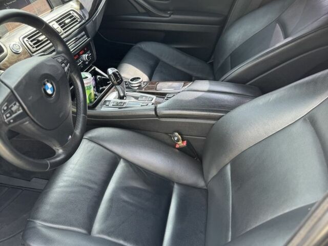 Чорний БМВ 5 Серія, об'ємом двигуна 3 л та пробігом 281 тис. км за 13500 $, фото 5 на Automoto.ua