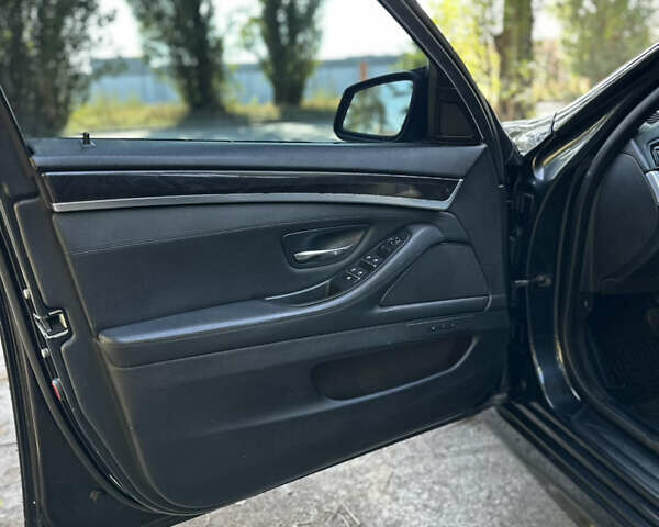 Чорний БМВ 5 Серія, об'ємом двигуна 2.98 л та пробігом 267 тис. км за 13900 $, фото 12 на Automoto.ua