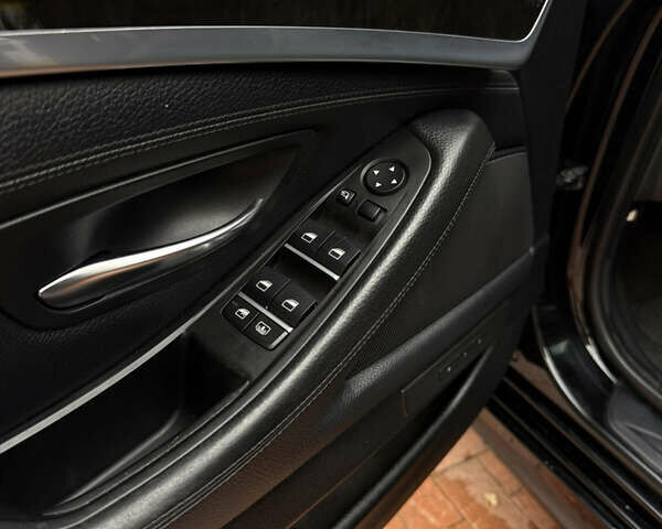 Черный БМВ 5 Серия, объемом двигателя 3 л и пробегом 217 тыс. км за 12300 $, фото 7 на Automoto.ua