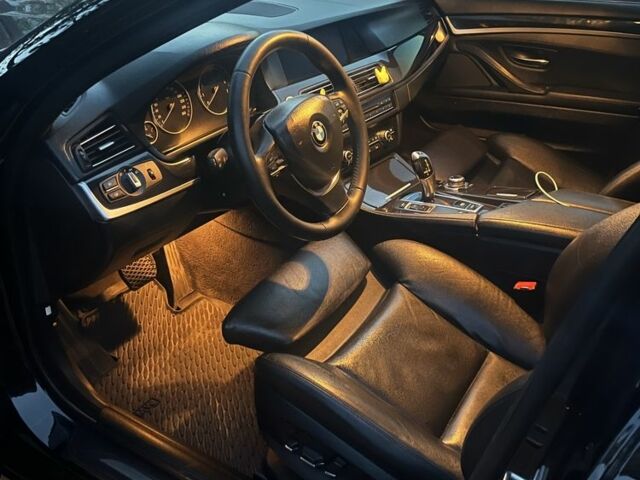 Чорний БМВ 5 Серія, об'ємом двигуна 3 л та пробігом 262 тис. км за 12700 $, фото 7 на Automoto.ua