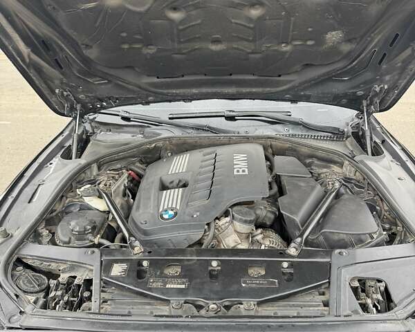 Черный БМВ 5 Серия, объемом двигателя 2.99 л и пробегом 237 тыс. км за 16000 $, фото 5 на Automoto.ua