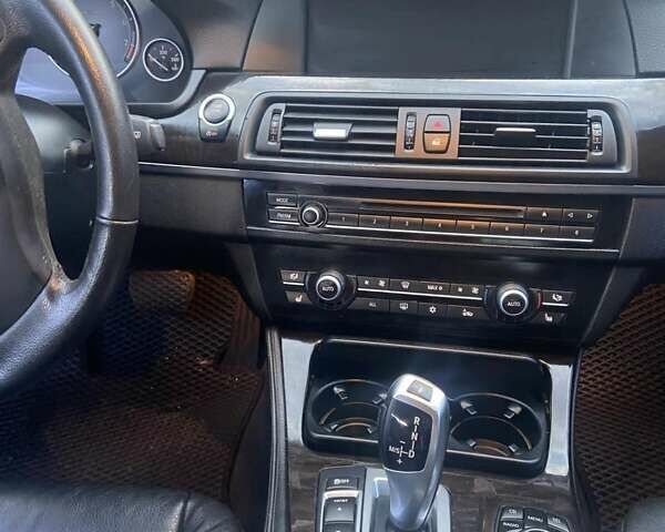 Чорний БМВ 5 Серія, об'ємом двигуна 2 л та пробігом 221 тис. км за 13200 $, фото 26 на Automoto.ua