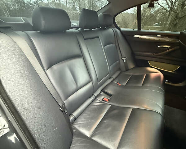 Чорний БМВ 5 Серія, об'ємом двигуна 3 л та пробігом 210 тис. км за 14600 $, фото 32 на Automoto.ua