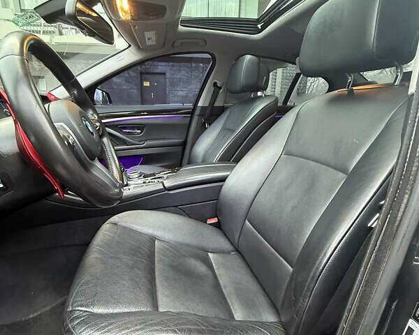 Чорний БМВ 5 Серія, об'ємом двигуна 3 л та пробігом 210 тис. км за 14600 $, фото 26 на Automoto.ua