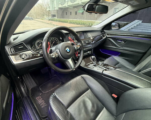 Чорний БМВ 5 Серія, об'ємом двигуна 3 л та пробігом 210 тис. км за 14600 $, фото 11 на Automoto.ua