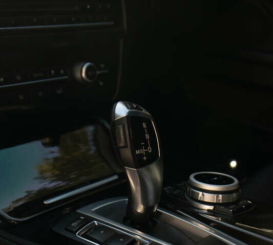 Чорний БМВ 5 Серія, об'ємом двигуна 2 л та пробігом 233 тис. км за 15200 $, фото 27 на Automoto.ua