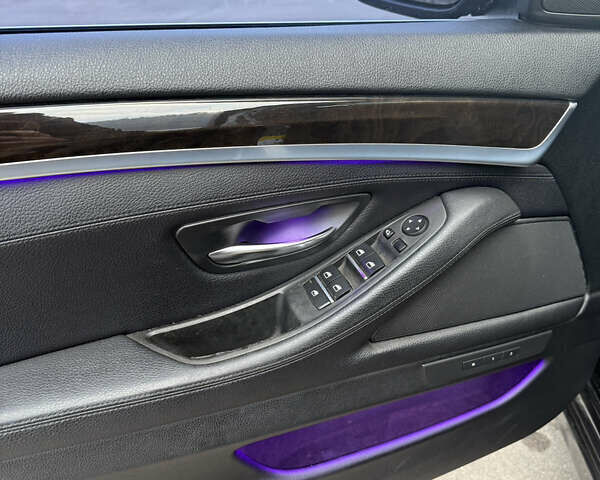 Чорний БМВ 5 Серія, об'ємом двигуна 3 л та пробігом 210 тис. км за 14600 $, фото 25 на Automoto.ua