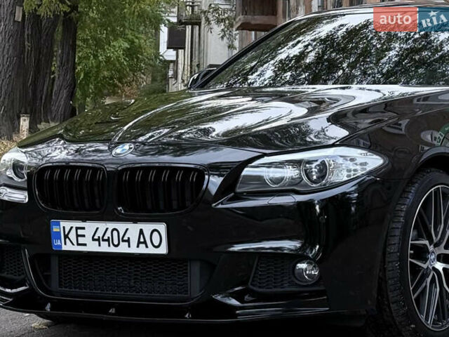 Черный БМВ 5 Серия, объемом двигателя 2.99 л и пробегом 99 тыс. км за 18000 $, фото 6 на Automoto.ua