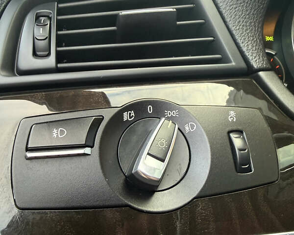 Чорний БМВ 5 Серія, об'ємом двигуна 3 л та пробігом 210 тис. км за 14600 $, фото 24 на Automoto.ua