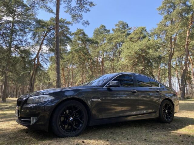 Чорний БМВ 5 Серія, об'ємом двигуна 2 л та пробігом 258 тис. км за 11000 $, фото 4 на Automoto.ua