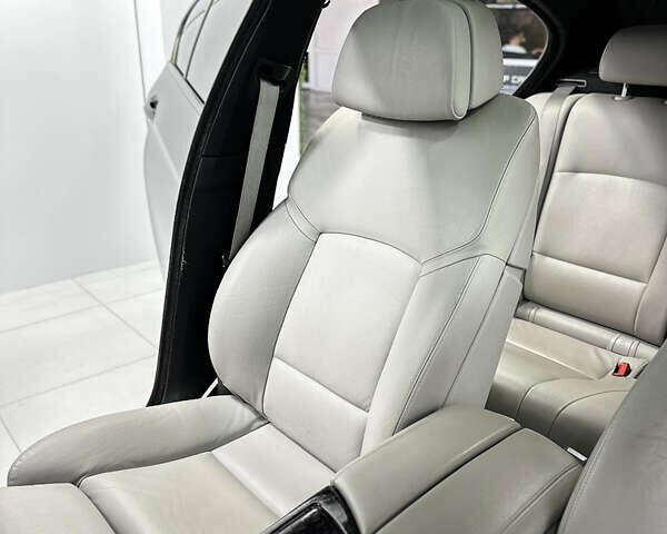 Черный БМВ 5 Серия, объемом двигателя 3 л и пробегом 190 тыс. км за 15500 $, фото 4 на Automoto.ua