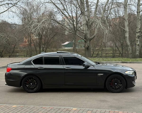 Чорний БМВ 5 Серія, об'ємом двигуна 3 л та пробігом 210 тис. км за 14600 $, фото 5 на Automoto.ua
