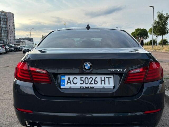 Черный БМВ 5 Серия, объемом двигателя 2 л и пробегом 200 тыс. км за 12500 $, фото 4 на Automoto.ua