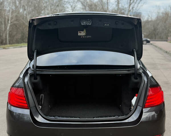 Чорний БМВ 5 Серія, об'ємом двигуна 3 л та пробігом 210 тис. км за 14600 $, фото 8 на Automoto.ua