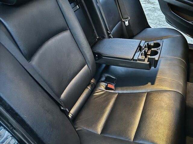 Черный БМВ 5 Серия, объемом двигателя 3 л и пробегом 170 тыс. км за 15000 $, фото 5 на Automoto.ua