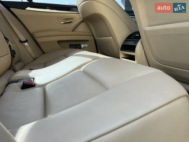 Чорний БМВ 5 Серія, об'ємом двигуна 2 л та пробігом 282 тис. км за 13600 $, фото 5 на Automoto.ua