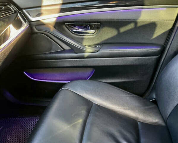 Черный БМВ 5 Серия, объемом двигателя 2.99 л и пробегом 223 тыс. км за 16000 $, фото 10 на Automoto.ua