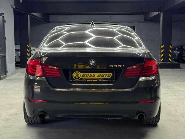 Чорний БМВ 5 Серія, об'ємом двигуна 3 л та пробігом 229 тис. км за 12800 $, фото 4 на Automoto.ua