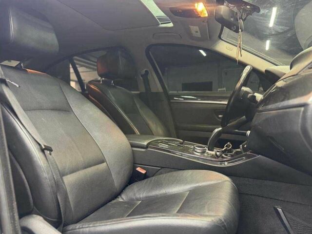 Чорний БМВ 5 Серія, об'ємом двигуна 3 л та пробігом 229 тис. км за 12800 $, фото 14 на Automoto.ua