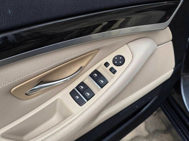 Чорний БМВ 5 Серія, об'ємом двигуна 2 л та пробігом 240 тис. км за 12499 $, фото 5 на Automoto.ua