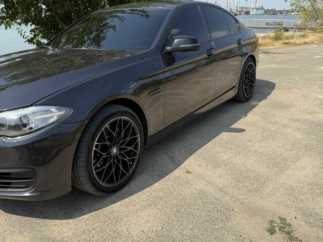 Чорний БМВ 5 Серія, об'ємом двигуна 2.99 л та пробігом 180 тис. км за 16900 $, фото 2 на Automoto.ua