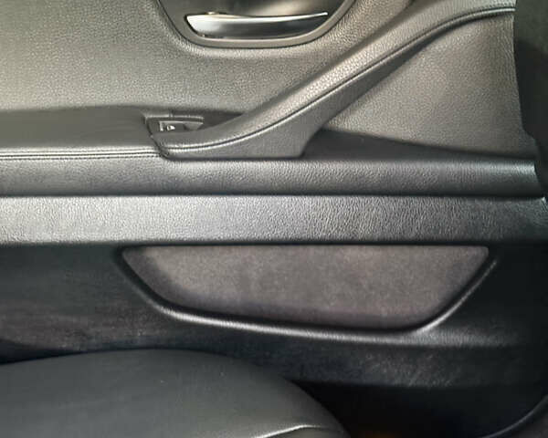 БМВ 5 Серия 2013 в Днепре (Днепропетровске) на Automoto.ua Черный БМВ 5 Серия, объемом двигателя 3 л и пробегом 110 тыс. км за 22500 $, фото 42 на Automoto.ua