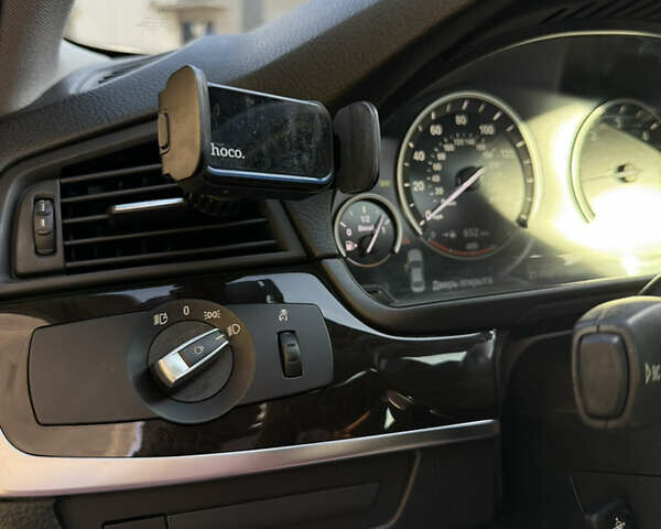 Черный БМВ 5 Серия, объемом двигателя 2.99 л и пробегом 214 тыс. км за 24000 $, фото 25 на Automoto.ua