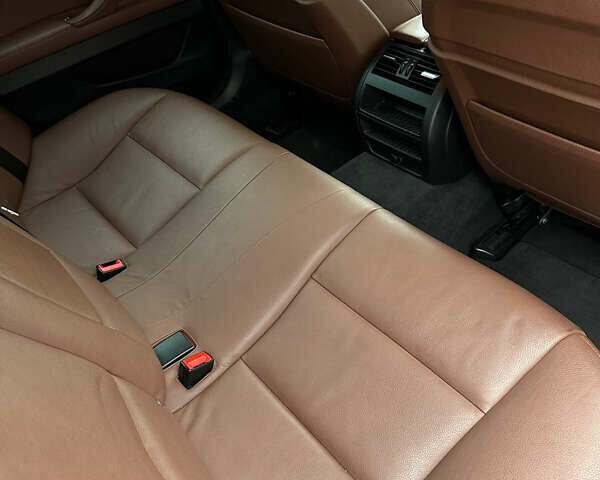 БМВ 5 Серия 2013 в Ужгороде на Automoto.ua Черный БМВ 5 Серия, объемом двигателя 2.99 л и пробегом 290 тыс. км за 21900 $, фото 15 на Automoto.ua