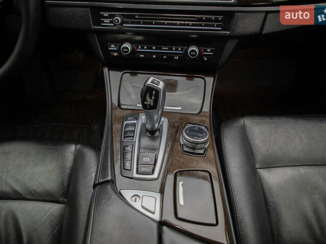 Чорний БМВ 5 Серія, об'ємом двигуна 3 л та пробігом 233 тис. км за 19600 $, фото 56 на Automoto.ua