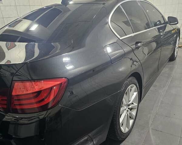 Чорний БМВ 5 Серія, об'ємом двигуна 2 л та пробігом 220 тис. км за 14700 $, фото 4 на Automoto.ua