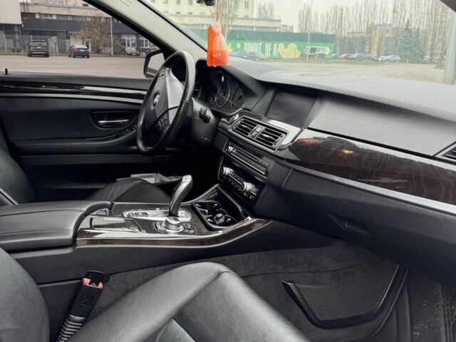 Чорний БМВ 5 Серія, об'ємом двигуна 3 л та пробігом 251 тис. км за 15000 $, фото 5 на Automoto.ua