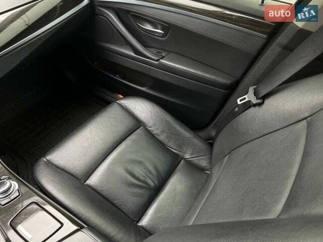 Чорний БМВ 5 Серія, об'ємом двигуна 2 л та пробігом 240 тис. км за 12799 $, фото 35 на Automoto.ua
