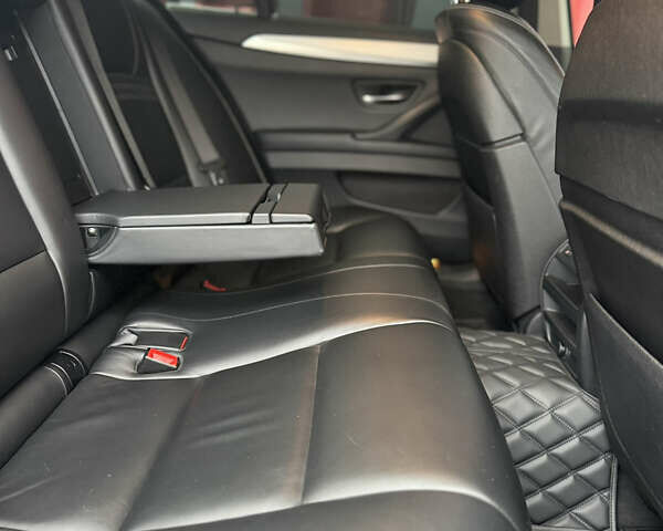 Чорний БМВ 5 Серія, об'ємом двигуна 3 л та пробігом 194 тис. км за 20500 $, фото 12 на Automoto.ua