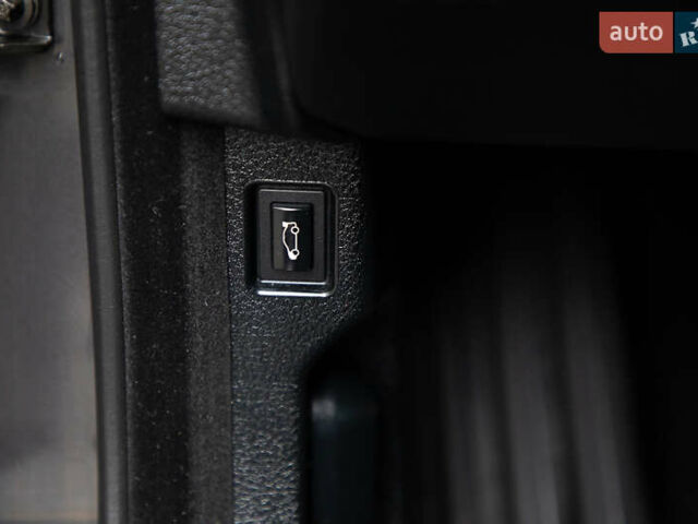 Чорний БМВ 5 Серія, об'ємом двигуна 3 л та пробігом 233 тис. км за 19600 $, фото 50 на Automoto.ua