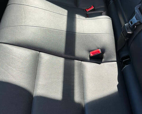 Чорний БМВ 5 Серія, об'ємом двигуна 2 л та пробігом 215 тис. км за 13500 $, фото 28 на Automoto.ua