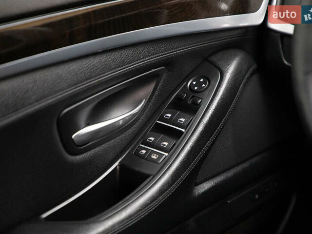 Чорний БМВ 5 Серія, об'ємом двигуна 3 л та пробігом 233 тис. км за 19600 $, фото 41 на Automoto.ua