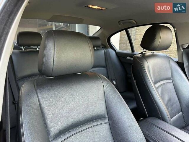 Чорний БМВ 5 Серія, об'ємом двигуна 2 л та пробігом 220 тис. км за 19750 $, фото 10 на Automoto.ua