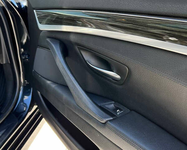 Чорний БМВ 5 Серія, об'ємом двигуна 2 л та пробігом 215 тис. км за 13500 $, фото 22 на Automoto.ua